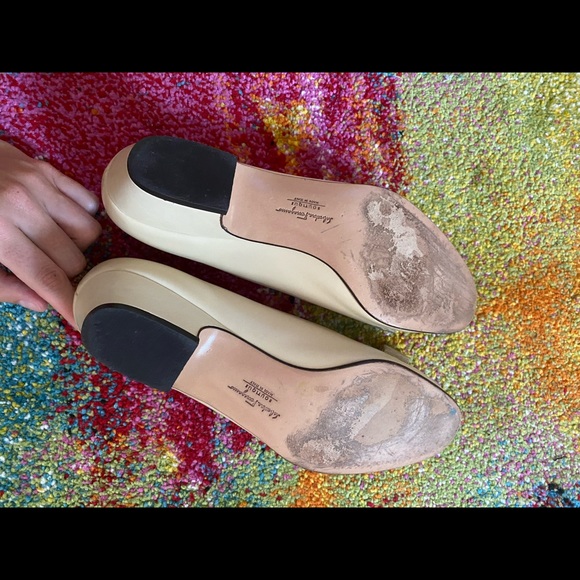 8.5 B Ferragamo Bow Flats Beige Great Condition - Picture 5 of 7